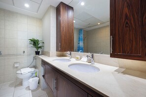 Shower, jetted bath, hair dryer, bidet - Stunning 2Bedroom apartment with Iconic Burj & Fountain view (Dubai)
