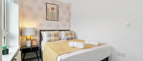 2 chambres, fer et planche Ă repasser, Wi-Fi, literie fournie
