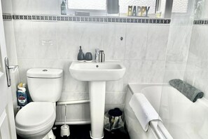 Hårtørrer, håndklæder