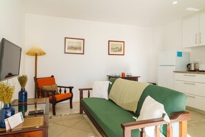 TV - GuestReady - Hillside Escape I (Estreito de Câmara de Lobos)