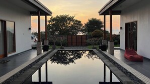 Pool - Villa - Sleeps 6 - Private pool - Parking (Karangasem)