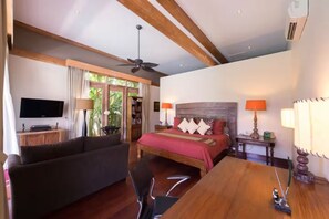 5 多间卧室、客房内保险箱、办公桌、熨斗/熨衣板