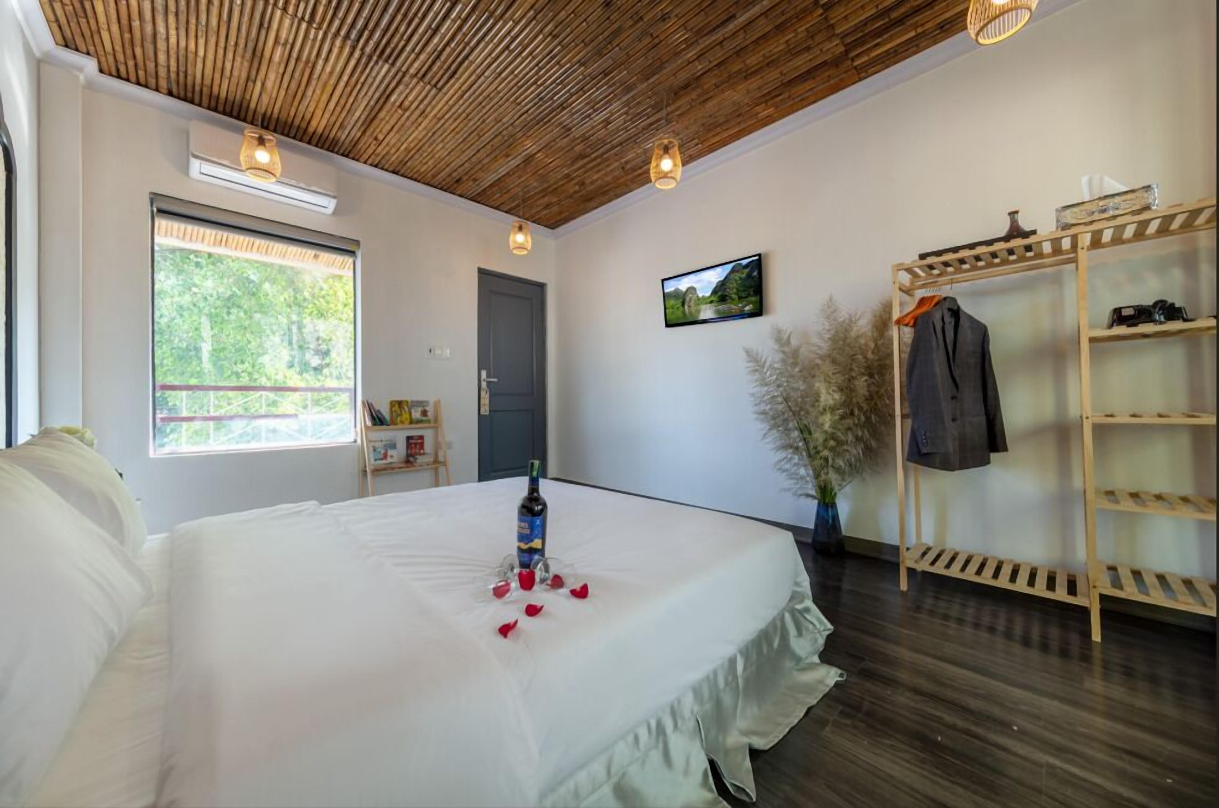 Habitación Deluxe con 1 cama doble o 2 individuales, vistas a la montaña | Escritorio, wifi gratis, ropa de cama
