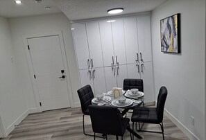 Dining - Brand New 1 Bedroom Suite with Private Entrance-10 mins to Airport-self check-in (Beaumont)