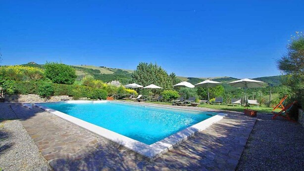 Pool - CASAL TREGGIA - Val d'orcia  Immersed in the evocative setting of the Val d'Orcia (Radicofani)
