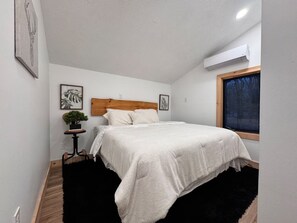 2 Schlafzimmer, Schreibtisch, Bügeleisen/Bügelbrett, kostenloses WLAN