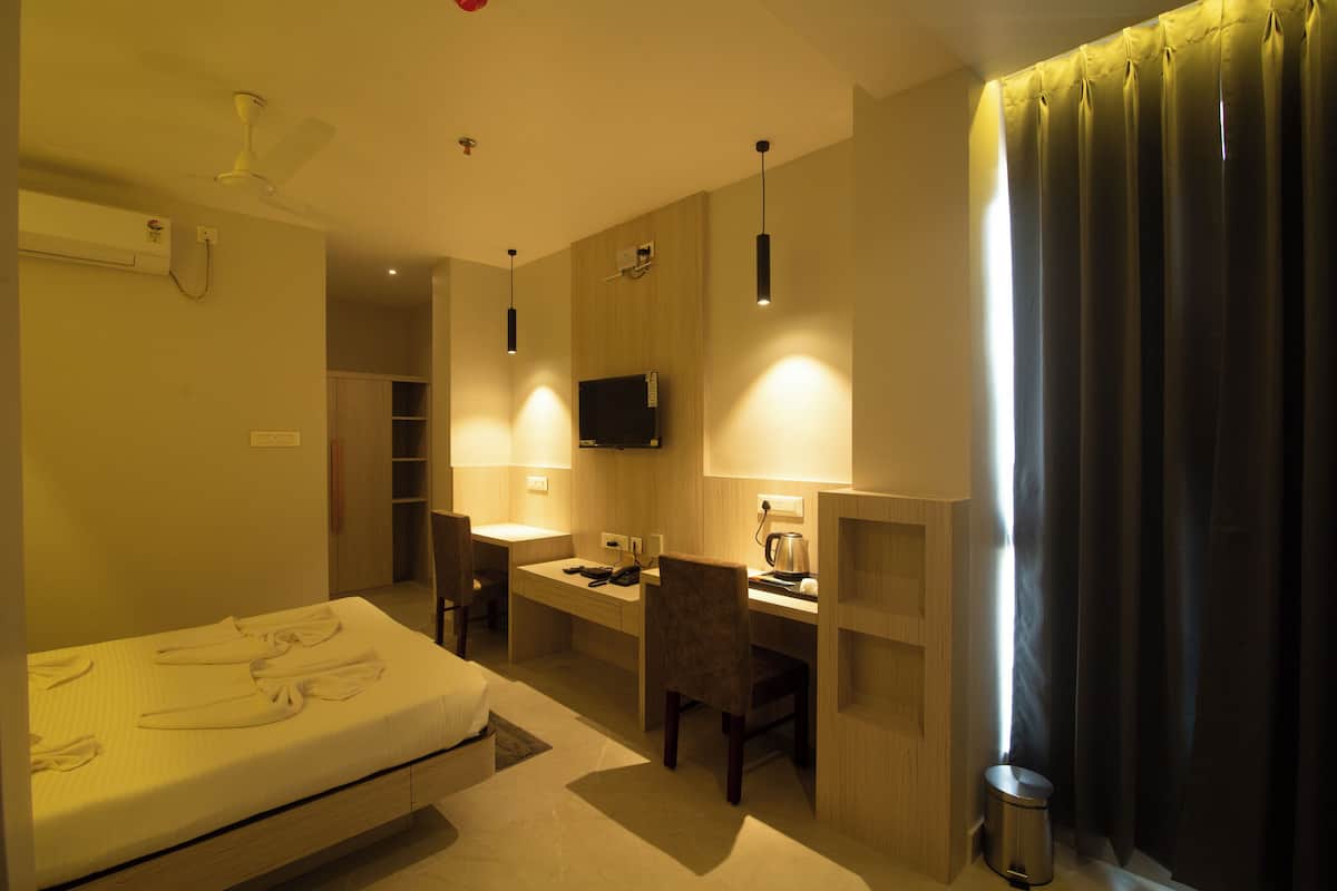 Premium Double Room | Free WiFi