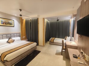 Quarto triplo premium | Wi-Fi de cortesia, roupa de cama