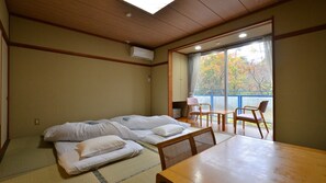 Down duvets, in-room safe, desk, free WiFi - MATSUTAKESANSO (Matsumoto)