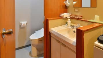 Chambre Standard, non-fumeurs | Couette en duvet d'oie, coffres-forts dans les chambres, bureau