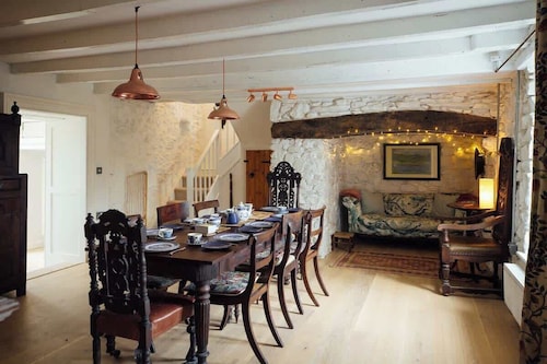 Charming farmhouse in picturesque Pembrokeshire