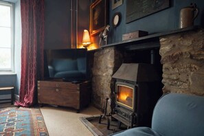 TV, fireplace, offices