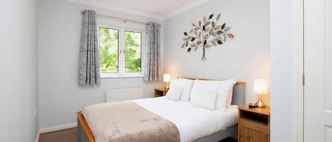 2 bedrooms, iron/ironing board, free WiFi