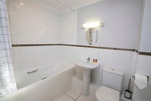 Shower, hair dryer, towels - Stylish Bracknell Two Bedroom Apartment (Bracknell)