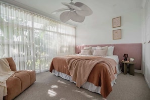 3 bedrooms, iron/ironing board, travel crib, WiFi - 'Indio' - Huskisson Oasis with Heated Pool (Huskisson)