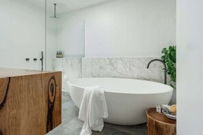 Shower, hair dryer - 'Indio' - Huskisson Oasis with Heated Pool (Huskisson)