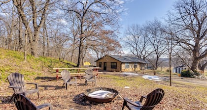 Hike, Fish & Explore: Family Cabin in Sulphur!