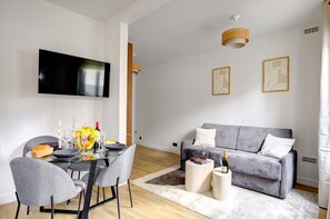 TV - TBS 128 - Cosy studio perfectly furnished (Paris)