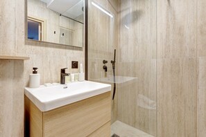 Shower, hair dryer, towels, soap - TBS 128 - Cosy studio perfectly furnished (Paris)