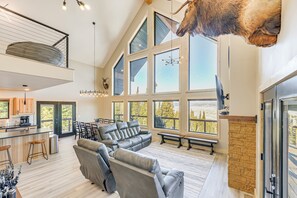 Interior - Views, Trails, Hot Tub & More: Luxe Wyoming Oasis (Dubois)