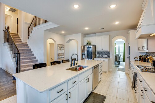 Game Room + Home Theater: Retreat Near Omni PGA!