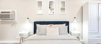 #StayinMyDistrict Private Studio Close to Downtown