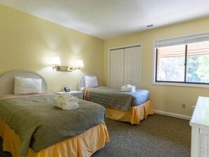 2 chambres, fer et planche à repasser, Wi-Fi gratuit, draps fournis