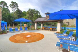 Outdoor dining - Comfortable Family Two Bedroom Townhouse (Hilton Head Island)