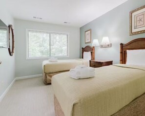 3 bedrooms, iron/ironing board, free WiFi, bed sheets