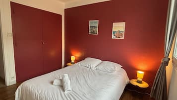 2 bedrooms, internet, bed sheets