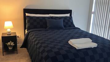 4 bedrooms, iron/ironing board, WiFi, bed sheets