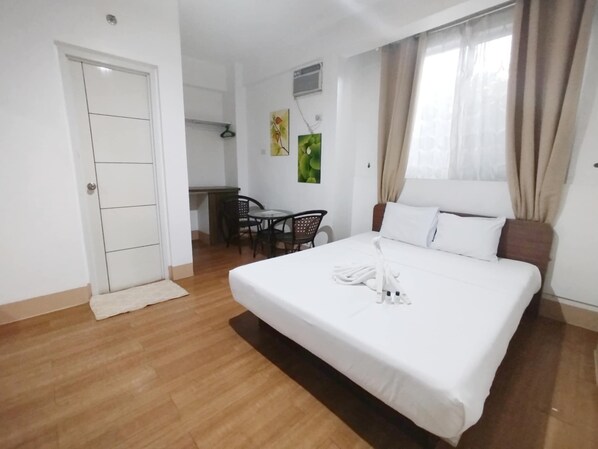 Superior Room, 1 Bedroom | Individually furnished, desk, free WiFi, bed sheets