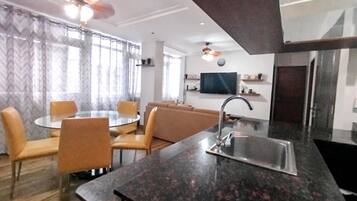 Familienapartment | Eigene Küche | Kühlschrank, Mikrowelle