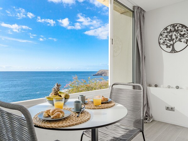 Dining - Ocean Loka by Interhome (Callao Salvaje)