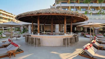 8 bars/lounges, lobby lounge, lobby lounge