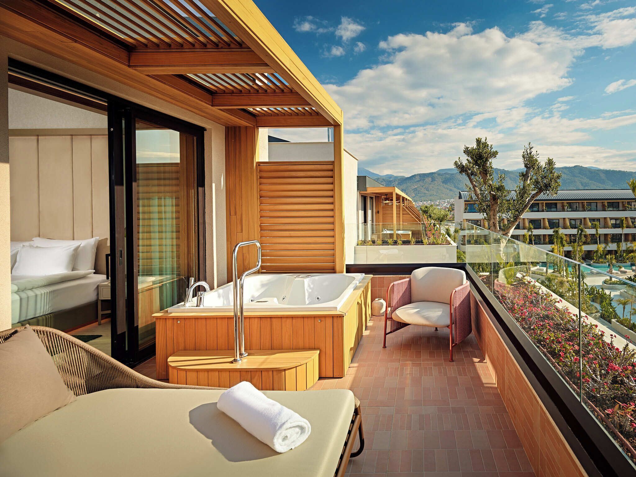 Premium bedding, free minibar, in-room safe, desk