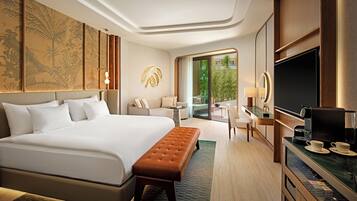 Premium bedding, free minibar, in-room safe, desk
