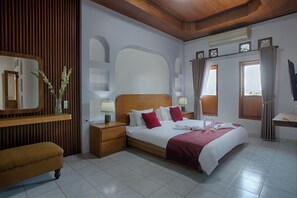 Comfort Villa, Courtyard View | 2 bedrooms, in-room safe, desk, laptop workspace - Villa Calgary Seminyak (Seminyak)