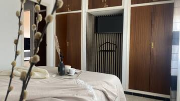 3 slaapkamers, een strijkplank/strijkijzer, gratis wifi, beddengoed