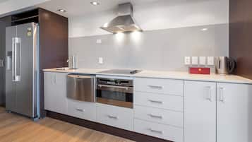 Apartment, 2 Bedrooms, Balcony, Beach View | Private kitchen