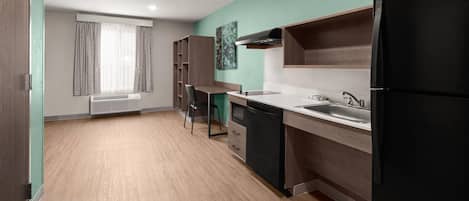 Chambre, 1 grand lit, non-fumeur | Bureau, espace de travail pour ordinateurs portables