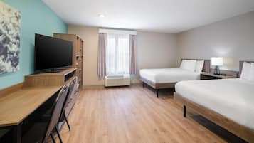 Habitación, 2 camas de matrimonio, no fumadores | Escritorio, espacio para trabajar con un portátil, wifi gratis