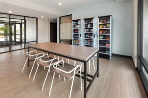 Lobby - ECHO Suites Extended Stay by Wyndham Houston Pasadena Fwy Pl  (Pasadena)