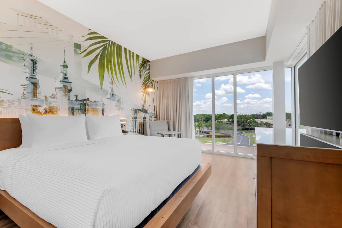 Elite Suite, 1 King Bed with Sofa bed, Non Smoking