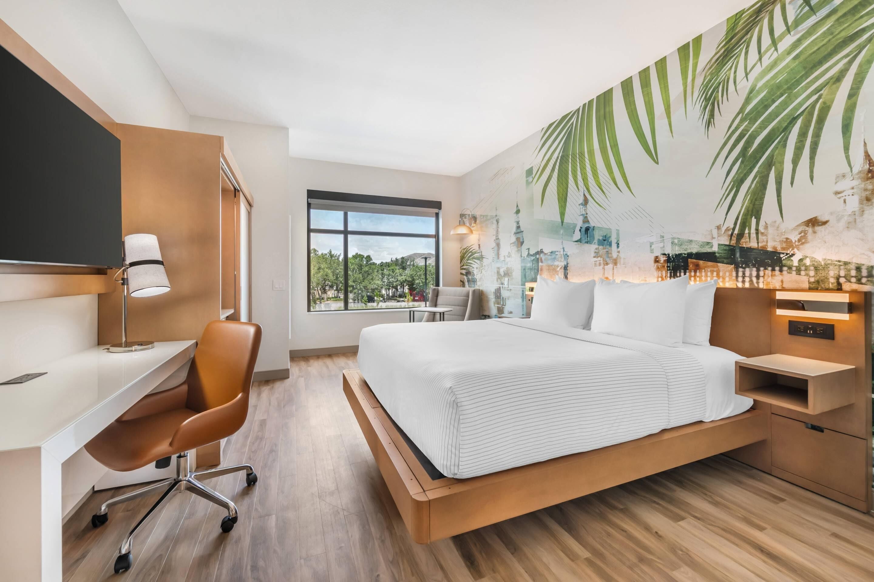 Room, 1 King Bed, Accessible, Non Smoking (Roll-In Shower)