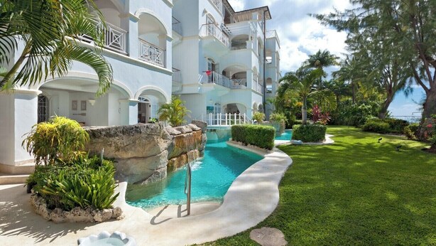 Vila, 2 quartos, piscina particular, vista para o jardim | Piscina | Piscina interna