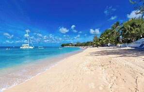 Villa, 2 Schlafzimmer, eigener Pool, Gartenblick | Strand