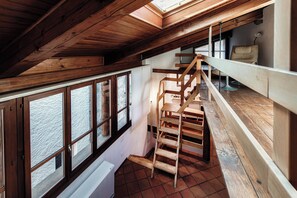 Classic Apartment | Living area