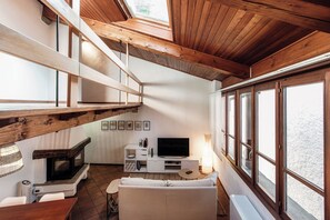 Classic Apartment | Living area