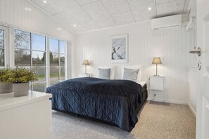 3 bedrooms, iron/ironing board, free WiFi - Super cozy holiday home in Nordic style in Høll (Børkop)